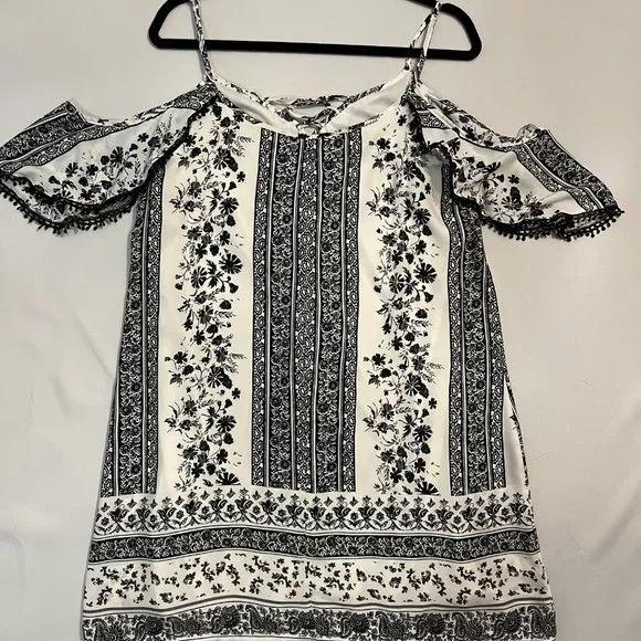 White & Blue Trixxi Printed Off-the-Shoulder Sleeved Dress - Picture 2 of 6